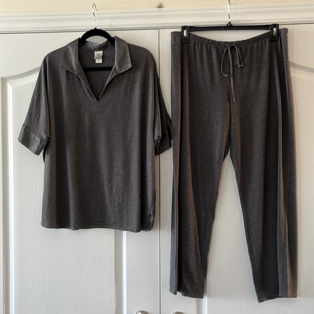 Natori loungewear Gray 2 piece set XL